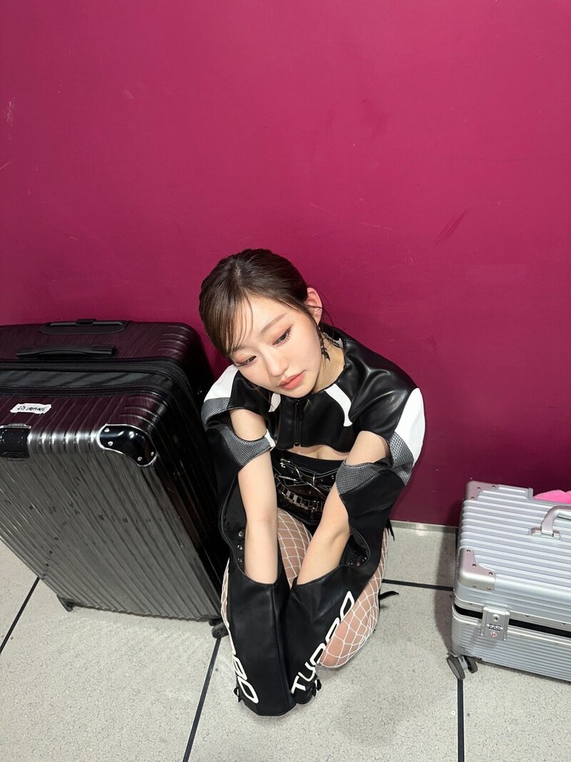 240419 KISS OF LIFE Julie Twitter Update documents 3