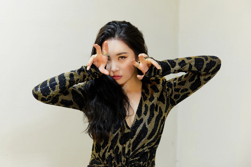210307 ABYSS Naver Post - Sunmi - 'Amazing Saturday' Waiting Room documents 1