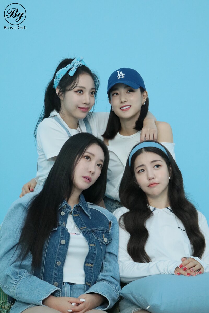 211104 Brave Entertainment Naver Post - Brave Girls  Universe Corn Flower Photoshoot Behind documents 6