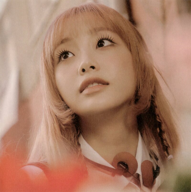 CHUU - 'Howl' (Wind Ver.) [SCANS] documents 13