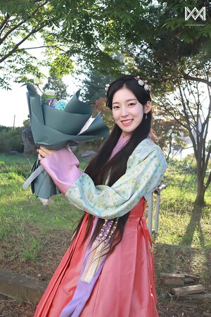 230108 WM Naver Post - OH MY GIRL Arin - 'Alchemy of Souls: Light and Shadow' Behind