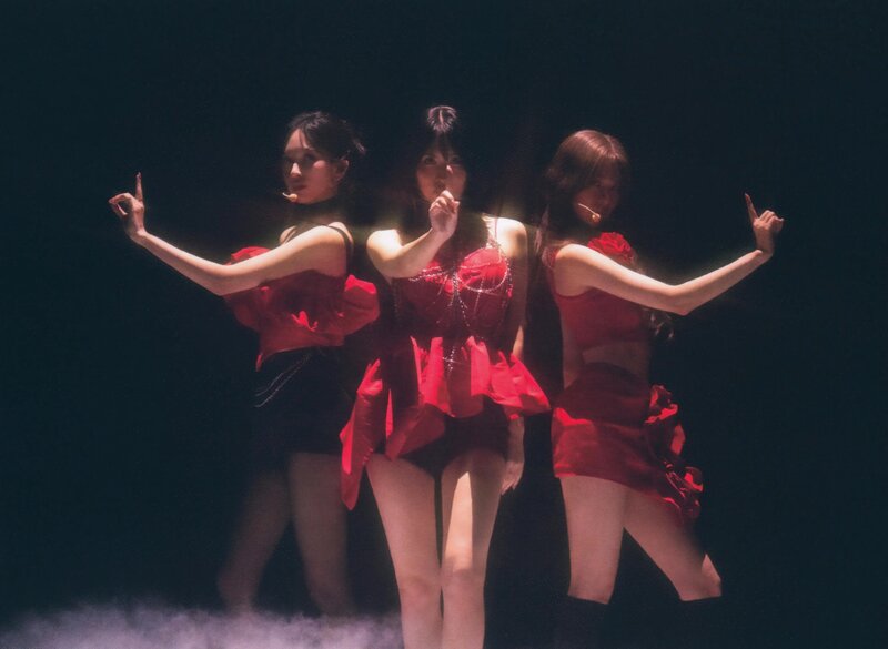 MISAMO - Japan Showcase 'Masterpiece' (Scans) documents 6