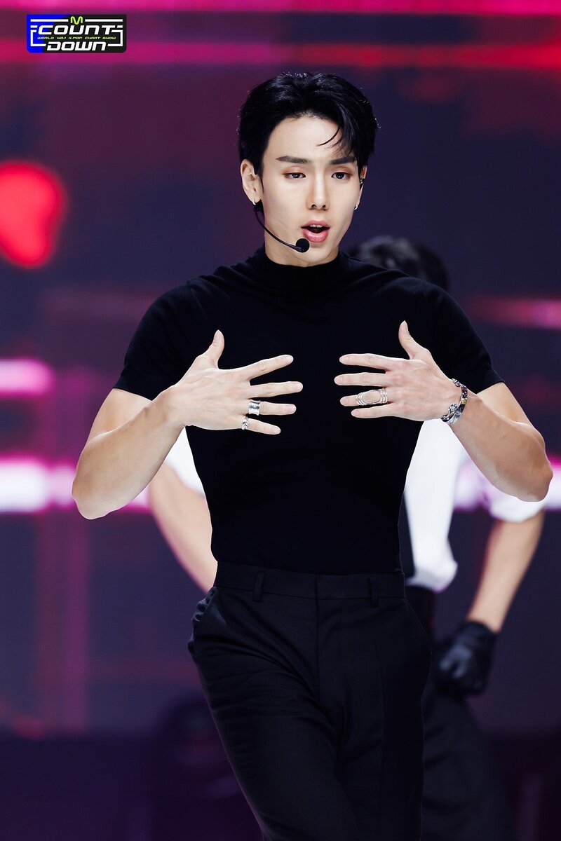230803 SHOWNU X HYUNGWON - 'Love Me A Little' at M COUNTDOWN documents 9