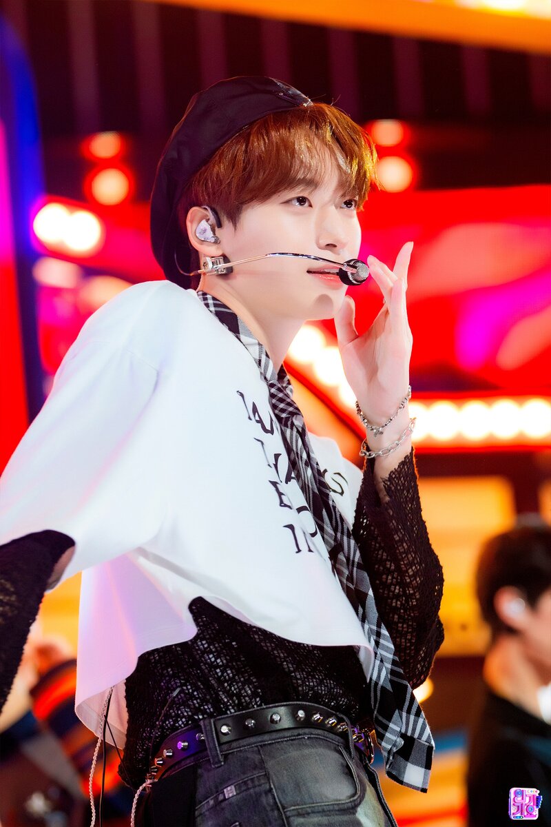 230917 CRAVITY Jungmo - 'Ready or Not' at Inkigayo documents 1