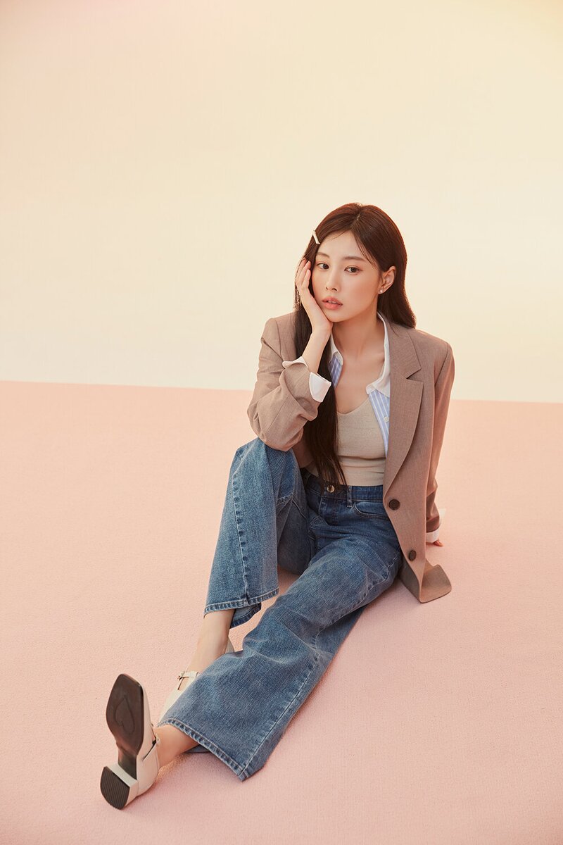 Kang Hyewon for Roem 2023 Fall Collection 'Fill Your Romance' documents 20