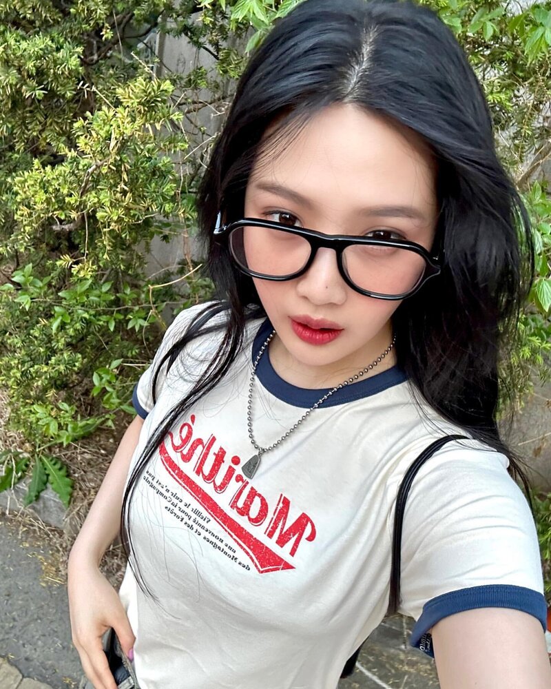 240417 Red Velvet Joy Instagram Update documents 1