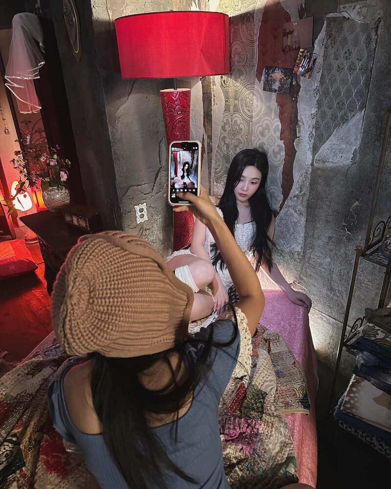 231203 Red Velvet Joy Instagram Update documents 8
