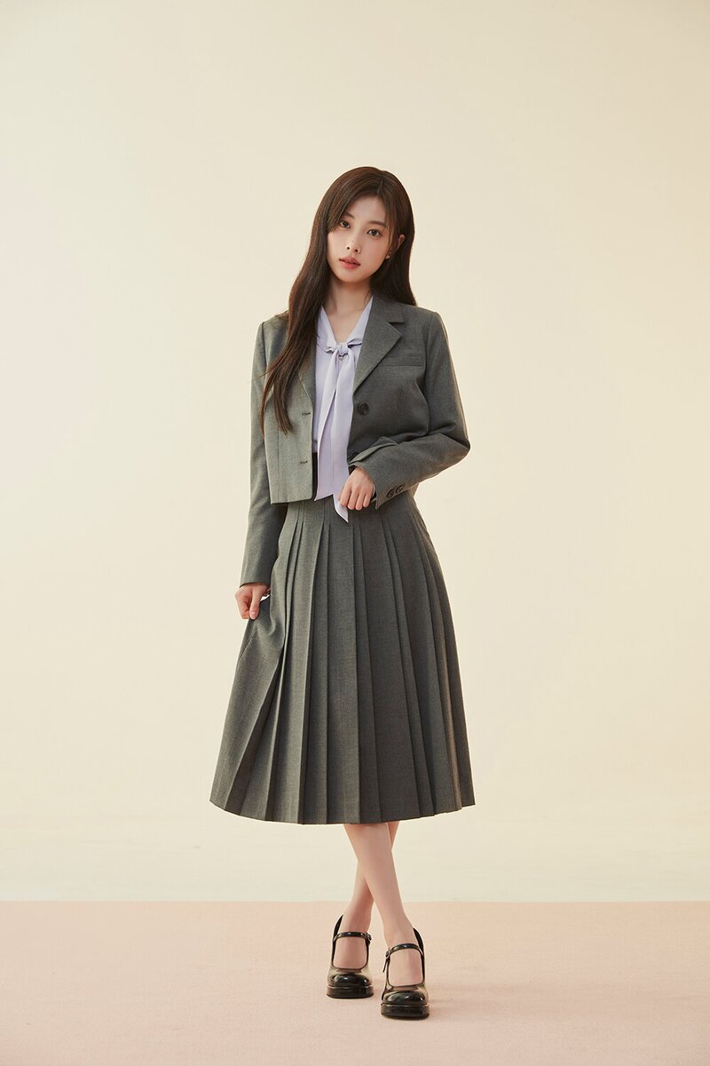 Kang Hyewon for Roem 2023 Fall Collection 'Fill Your Romance' documents 6