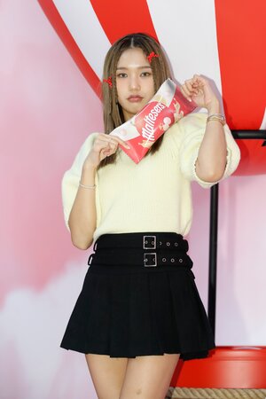 231124 Oh My Girl Mimi - Maltesers Pop-up Store Event