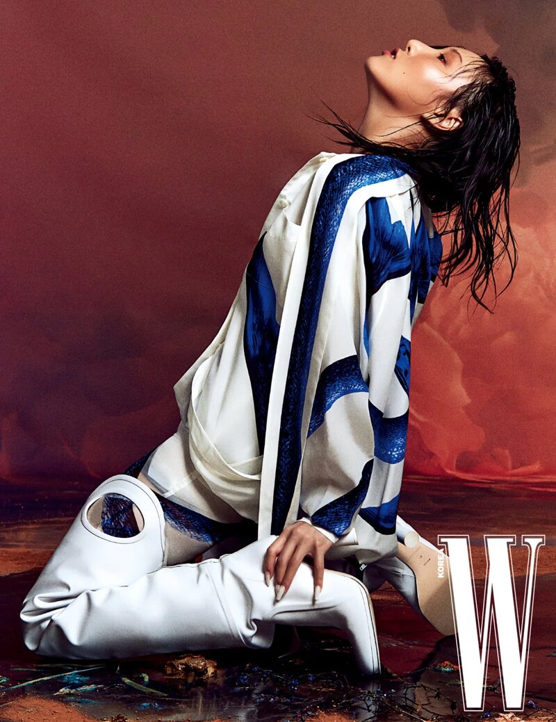 Hwasa for W Korea 2021 March Issue documents 8