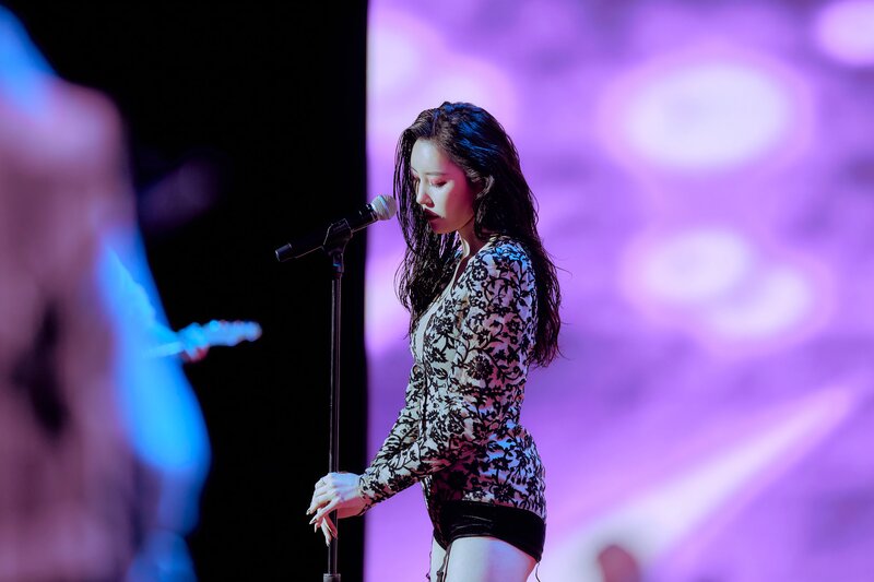 210301 Abyss Naver Post - Sunmi 'TAIL' Showcase Behind documents 1