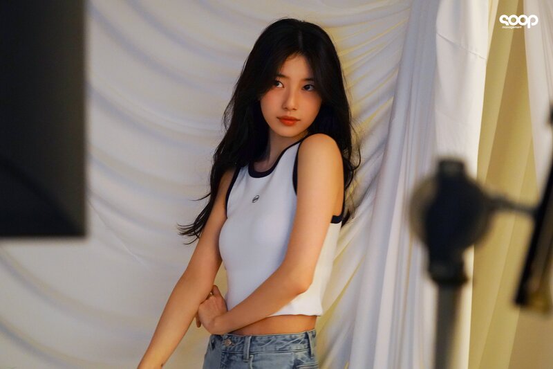 240405 SOOP Naver Post - Suzy - Guess S/S 2024 Campaign Behind documents 11