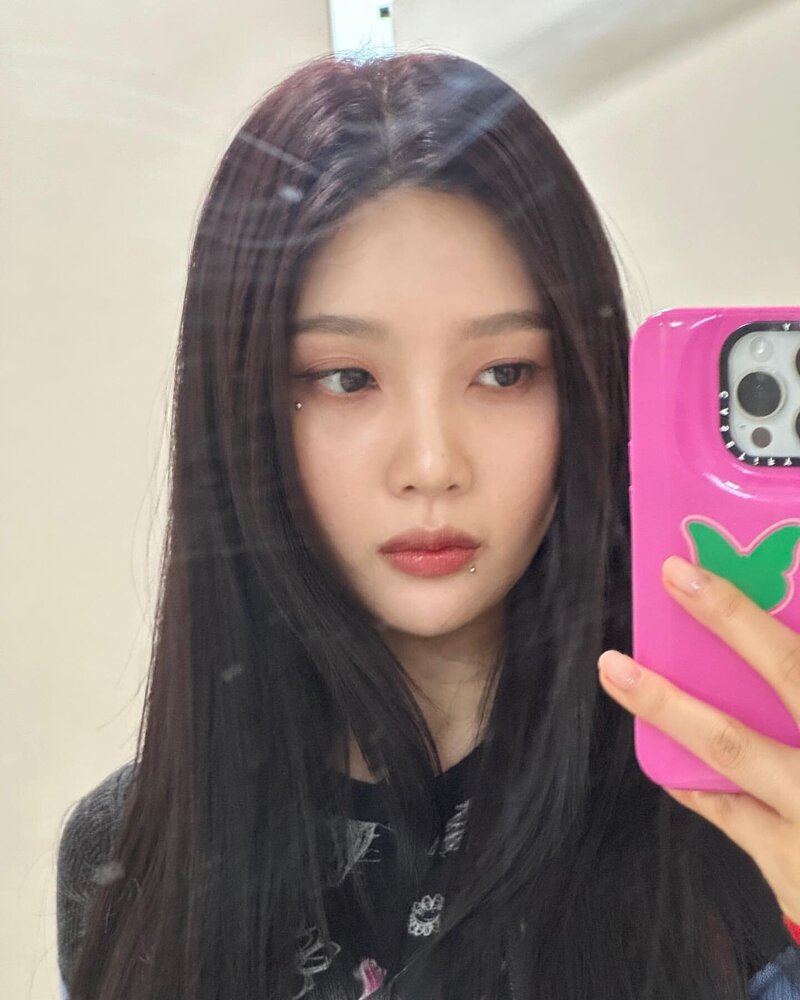 231205 Red Velvet Joy Instagram Update with Wendy documents 18