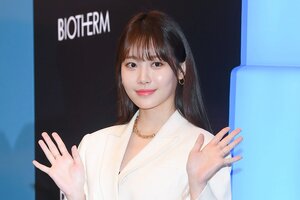 200117 Yura at Biotherm Pop-up Store Opening Event in Gangnam