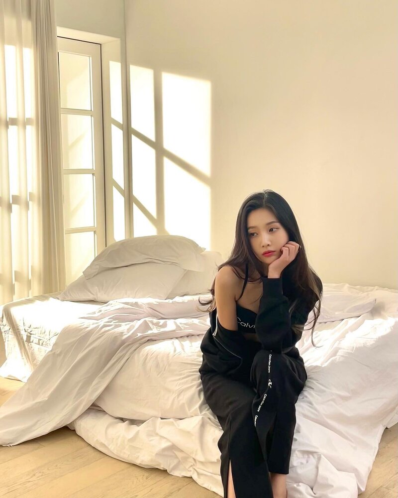 220214 Red Velvet Joy Instagram Update documents 6