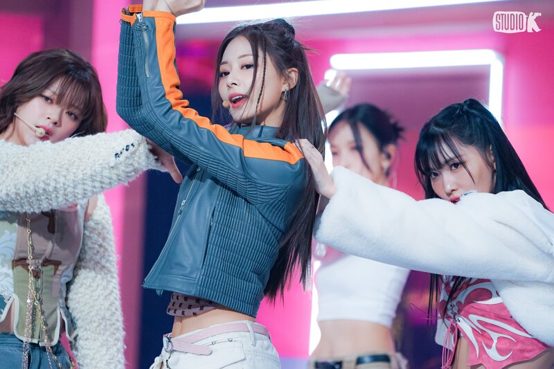 240222 - KBS Kpop Twitter Update with TZUYU - 'SET ME FREE' Music Bank Behind Photo documents 3