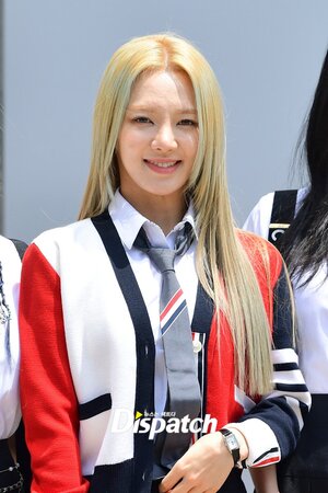 220728 HYOYEON (SNSD) at Knowing Bros filming