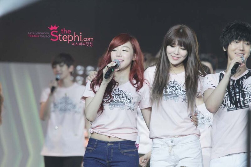 120520 Girls' Generation Tiffany at SMTOWN Live in L.A documents 1