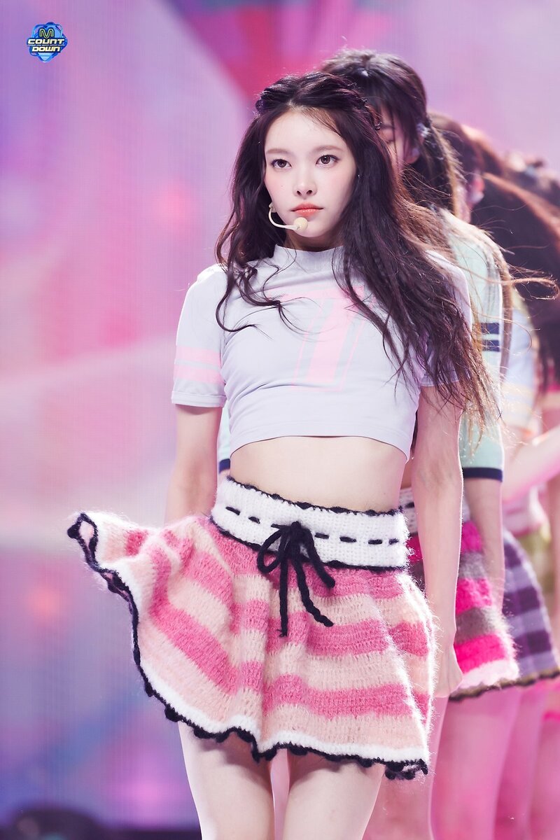 240418 ILLIT Yunah - 'Lucky Girl Syndrome' at M Countdown documents 2