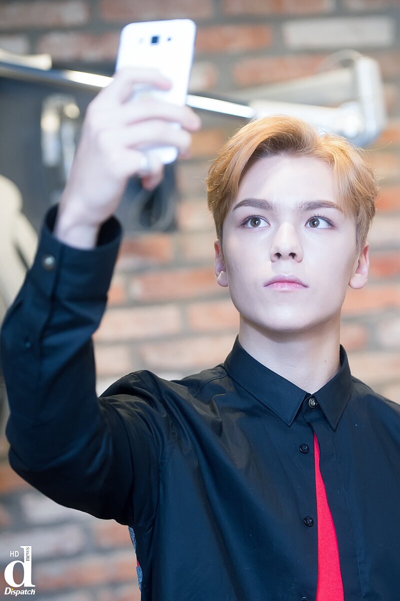 161116 SEVENTEEN for MBC Every1 'StarShow 360' preparation [Dispatch] - Vernon documents 2
