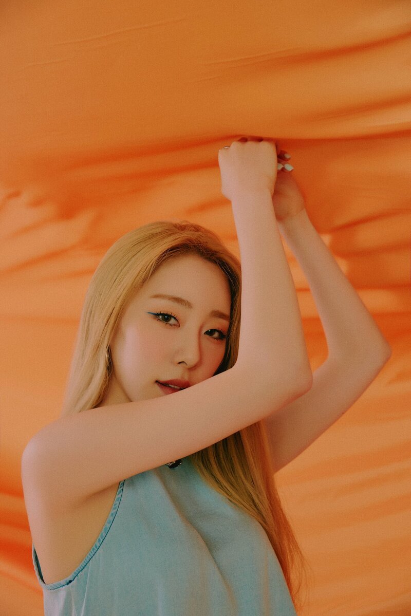 WJSN Yeonjung for Universe 'Feel the Breeze' Photoshoot 2022 documents 8