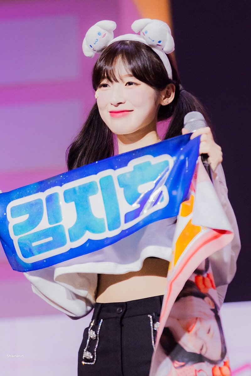 220430 Oh My Girl's Arin at 7th Anniversary Fanmeeting documents 4