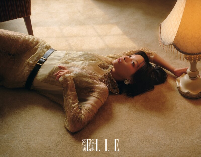 LEXIE LIU for ELLE China October Issue 2022 documents 3