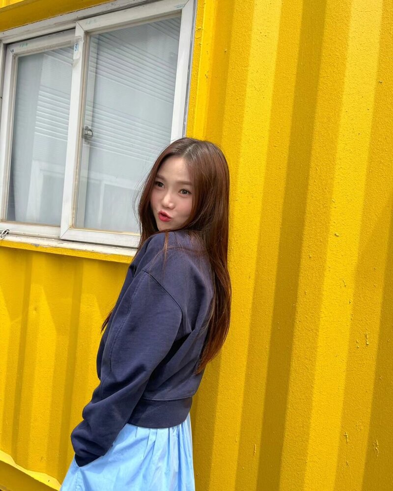 230610 OH MY GIRL Hyojung Instagram Update documents 3