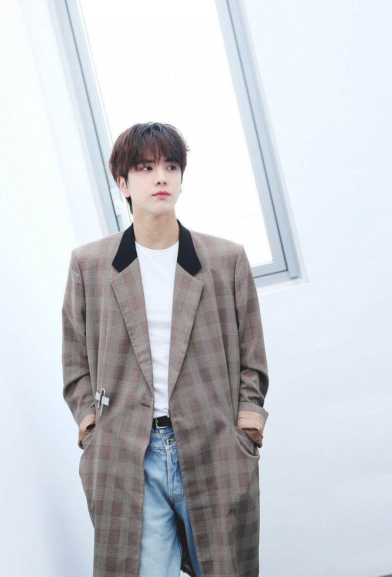 240319 The Boyz Younghoon - Star News Interview Photo documents 5