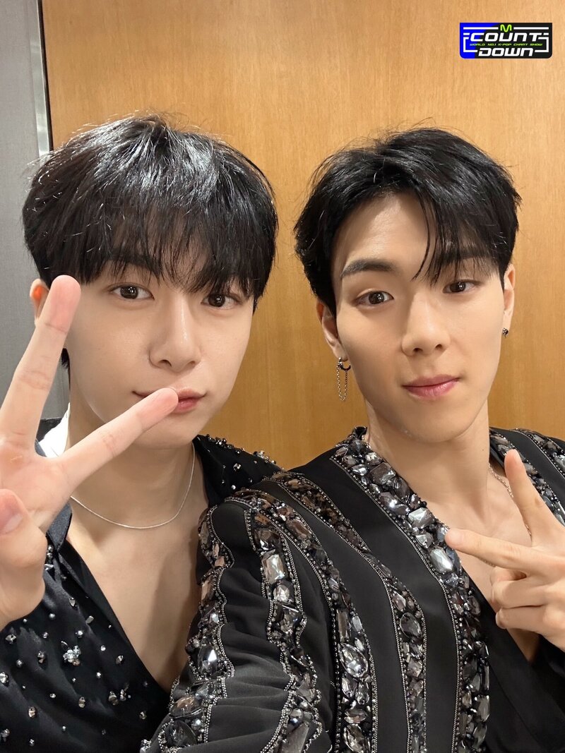 230727 - M COUNTDOWN Twitter Update with SHOWNU x HYUNGWON documents 2