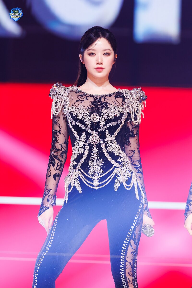 240201 (G)I-DLE Shuhua - 'Super Lady' at M Countdown documents 2