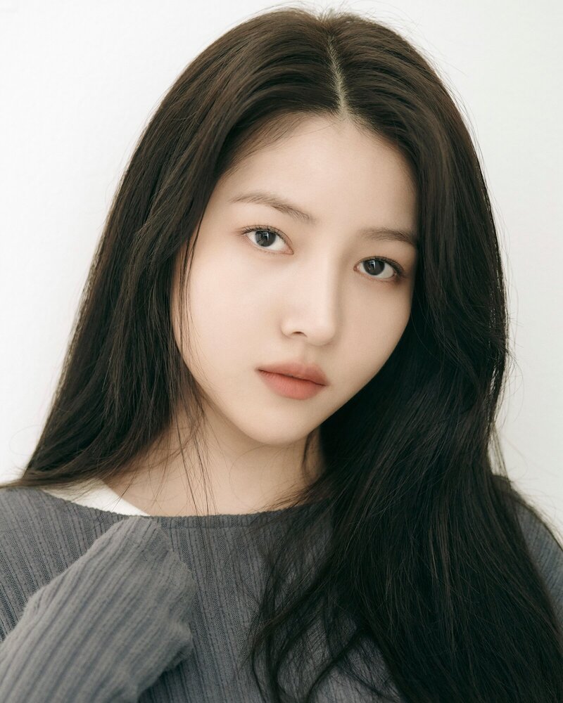 210830 IOK Naver Post - Sowon's Actress Profile Photos Behind documents 4