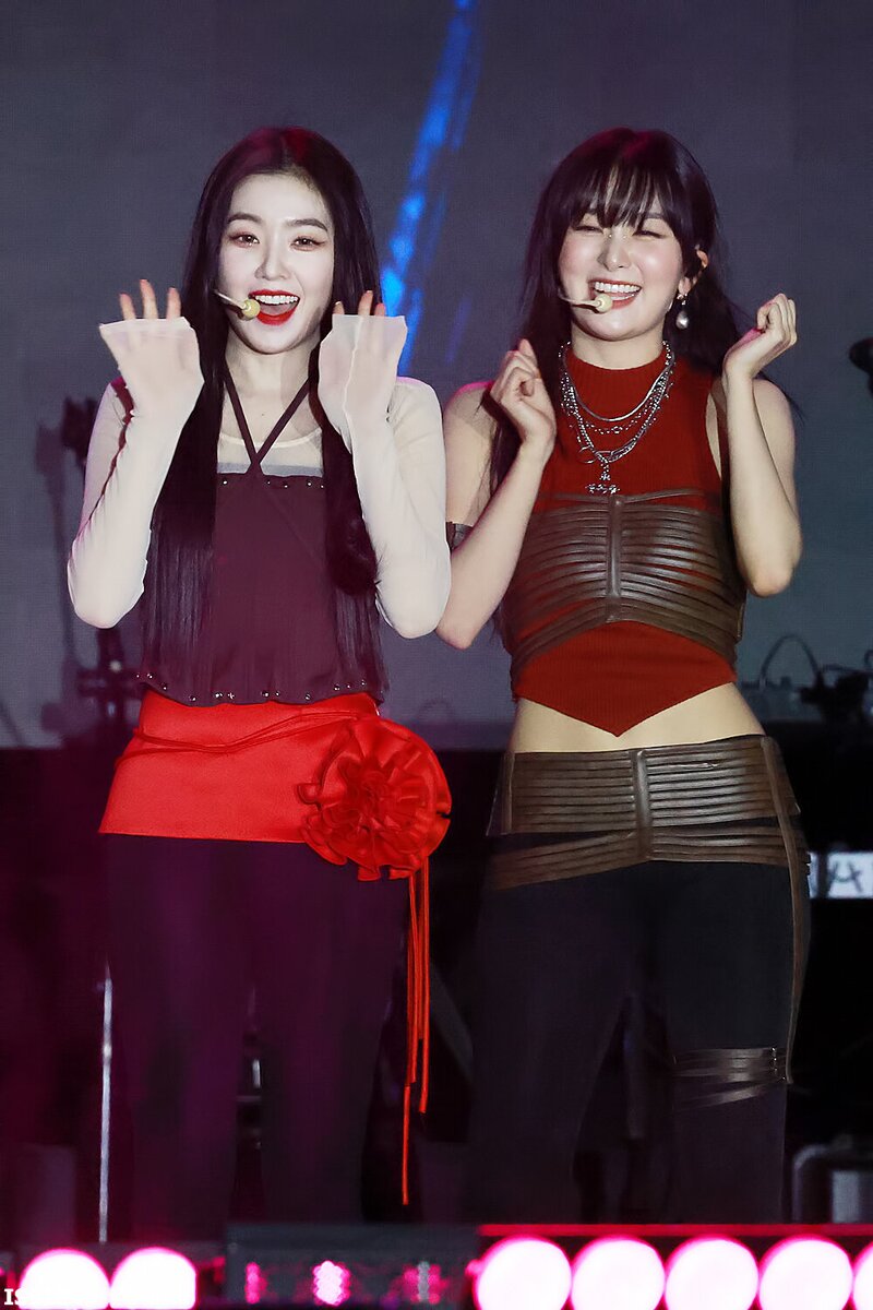 231231 Red Velvet Irene & Seulgi - BGC 2024 New Year Countdown documents 1