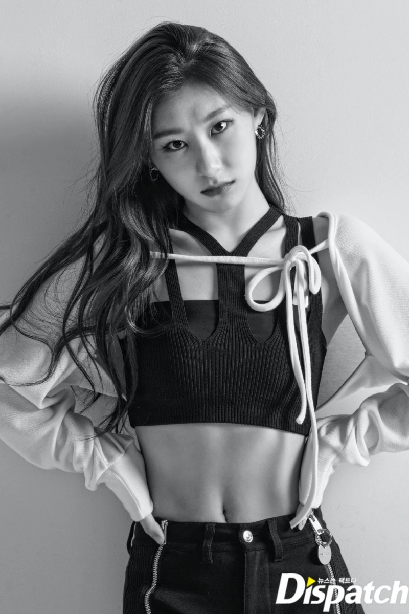210427 ITZY Chaeryeong 'GUESS WHO' Promotion Photoshoot by Dispatch documents 3