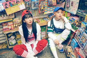 MAMAMOO’s Moonbyul and Red Velvet’s Seulgi for 'Selfish' teaser picture (1)