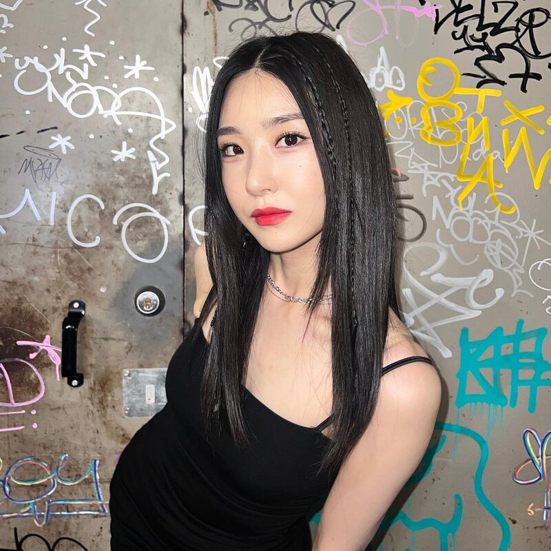 220715 Brave Girls Yuna Instagram Update documents 3