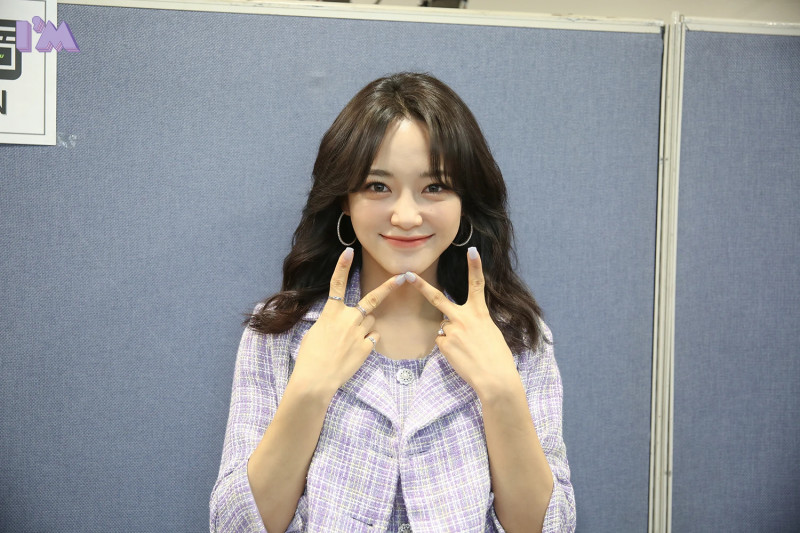 210430 Jellyfish Naver Post - Sejeong 'Warning' Music Show Behind documents 1