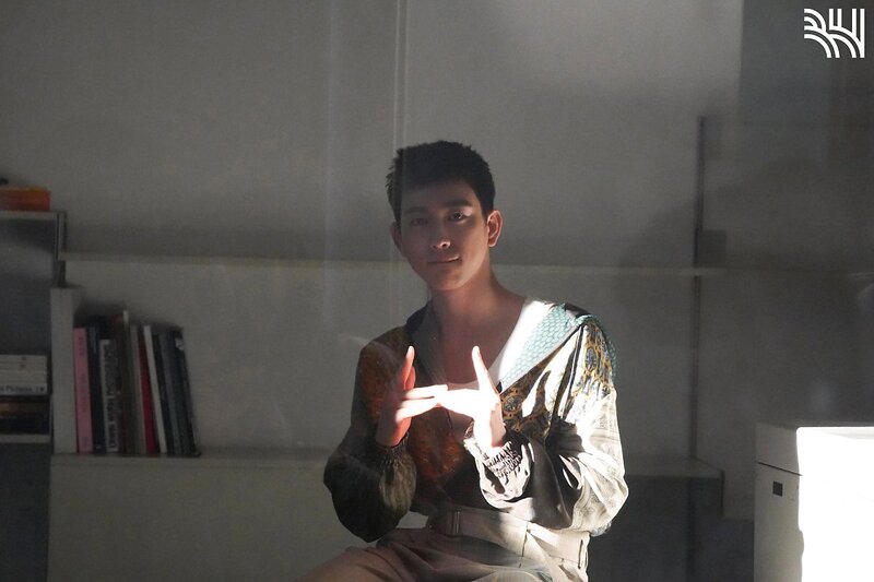 220614 BH ENT. Naver Post- JINYOUNG 'MARIE CLAIRE Korea' June Issue Photoshoot Behind-The-Scenes documents 8