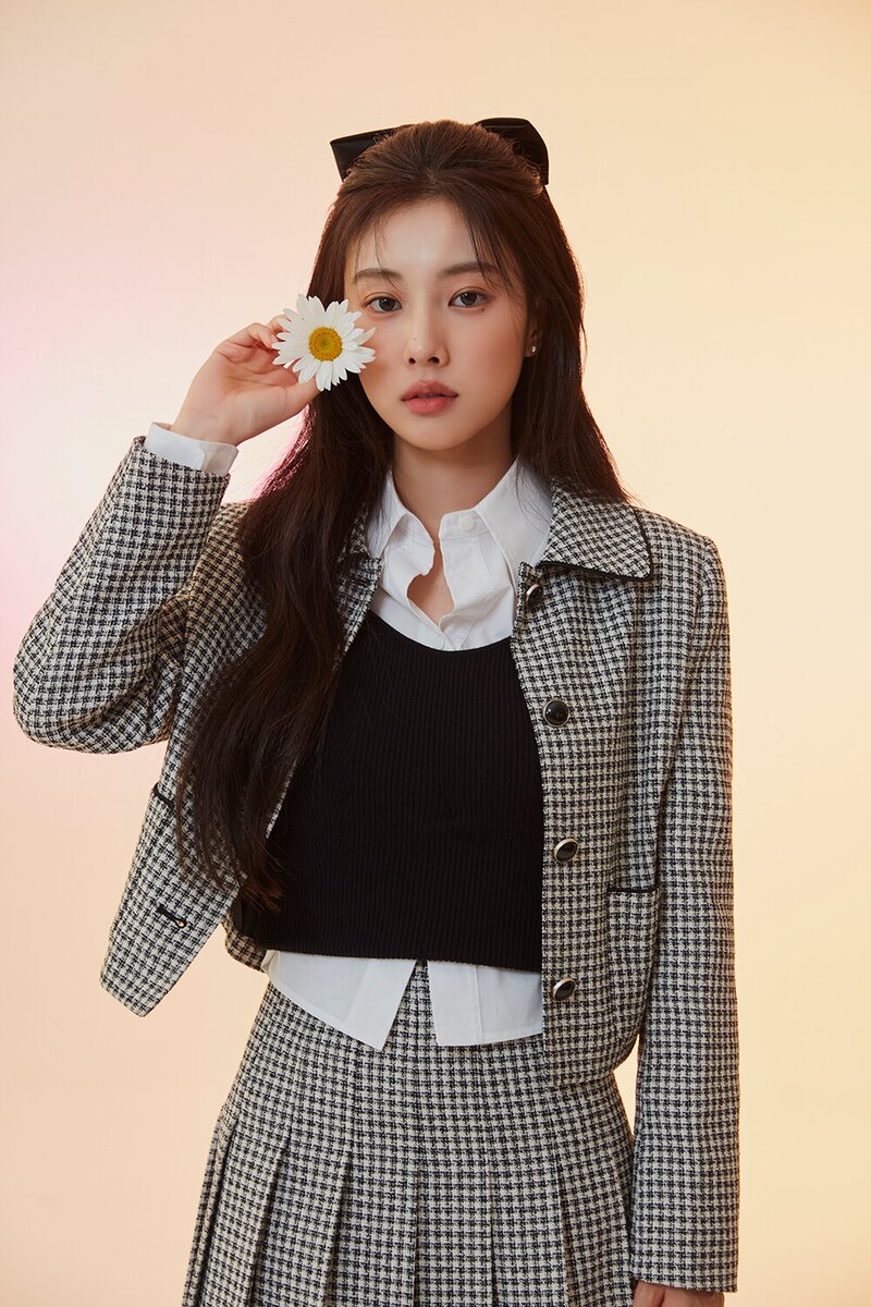 Kang Hyewon for Roem 2023 Fall Collection 'Fill Your Romance' documents 13