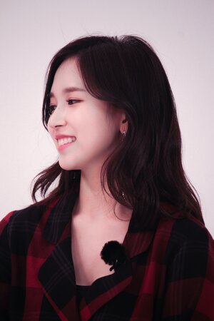 171101 MBC Naver Post - Twice Mina at Weekly Idol