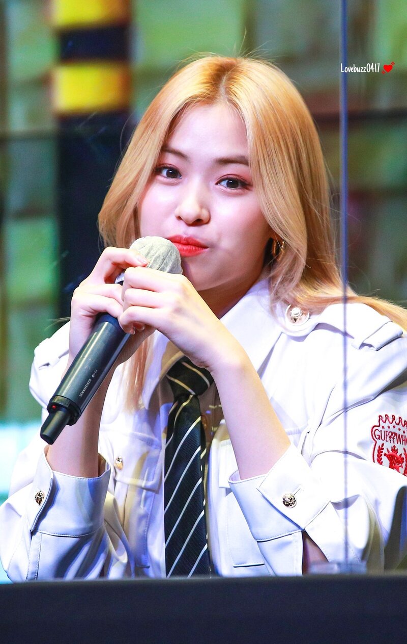 210530 ITZY Ryujin - Fansign Event documents 8