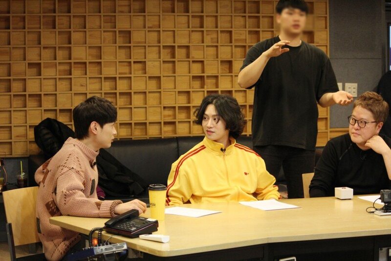 180620 Long Play Naver Update - Universe Cowards "Falling Blossoms" Making 1 documents 3