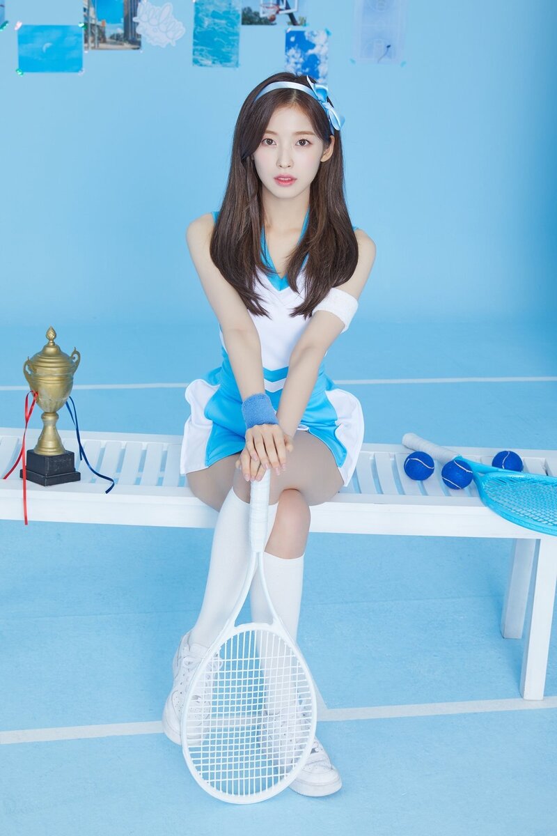 OH MY GIRL - Cute Concept 'Blizzard Blue' - Photoshoot by Universe documents 4