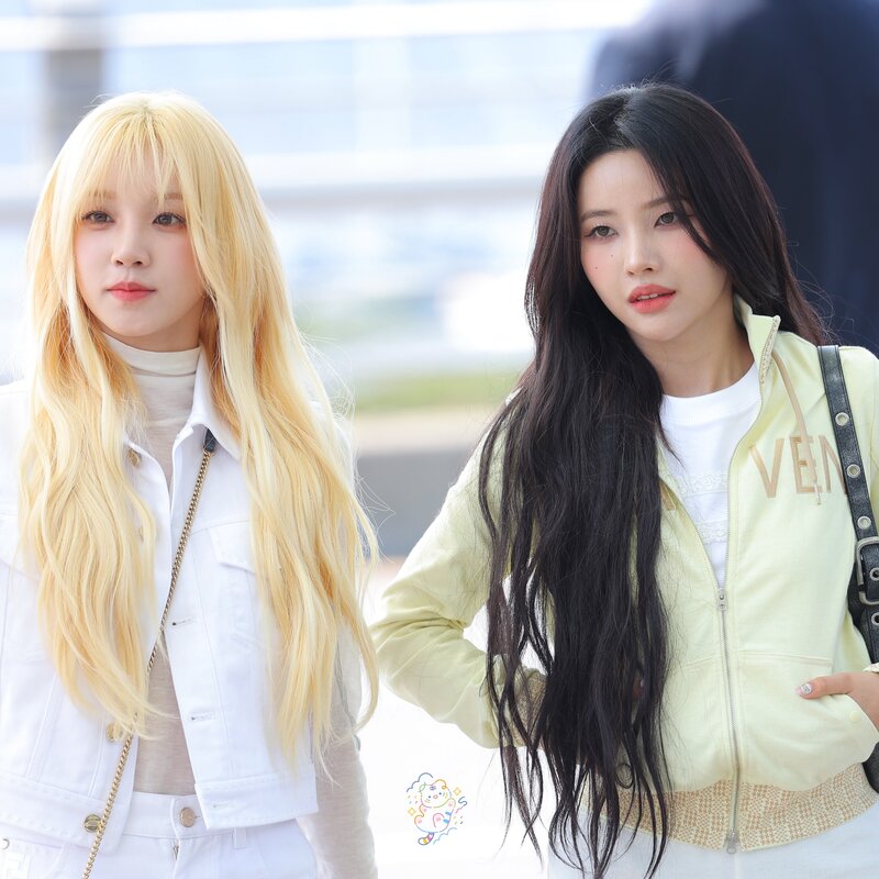 240412 (G)I-DLE Soyeon & Yuqi - ICN Airport documents 1