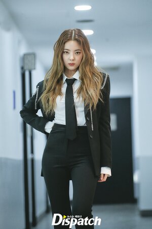 220411 ITZY Lia 1st Fanmeeting Photoshoot by Dispatch
