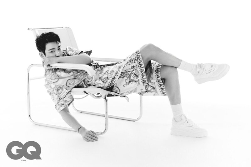 GOT7 JINYOUNG for GQ Korea x VERSACE August Issue 2022 documents 2