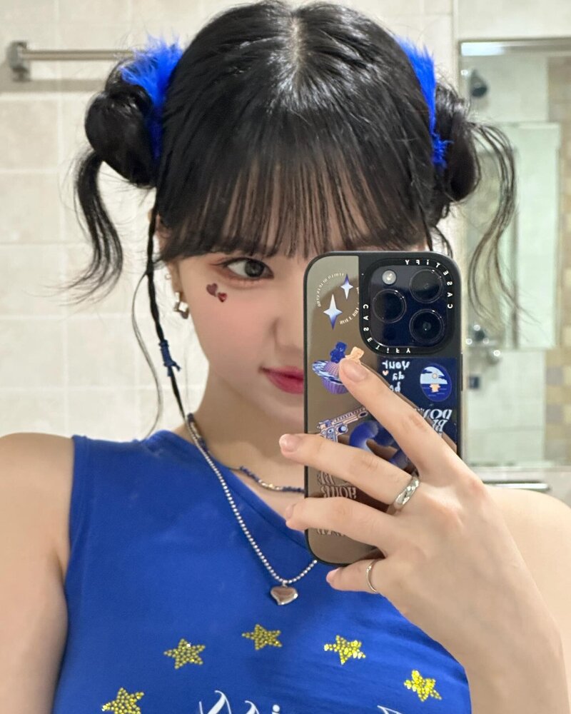230811 VIVIZ Eunha Instagram Update documents 4