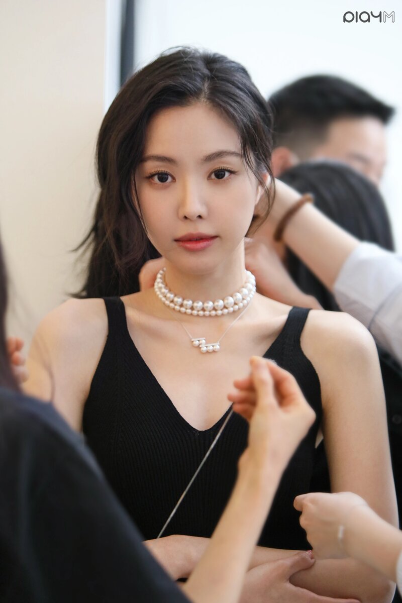 210429 Play M Naver Post - Apink's Naeun TASAKI x Marie Claire Photoshoot Behind documents 13