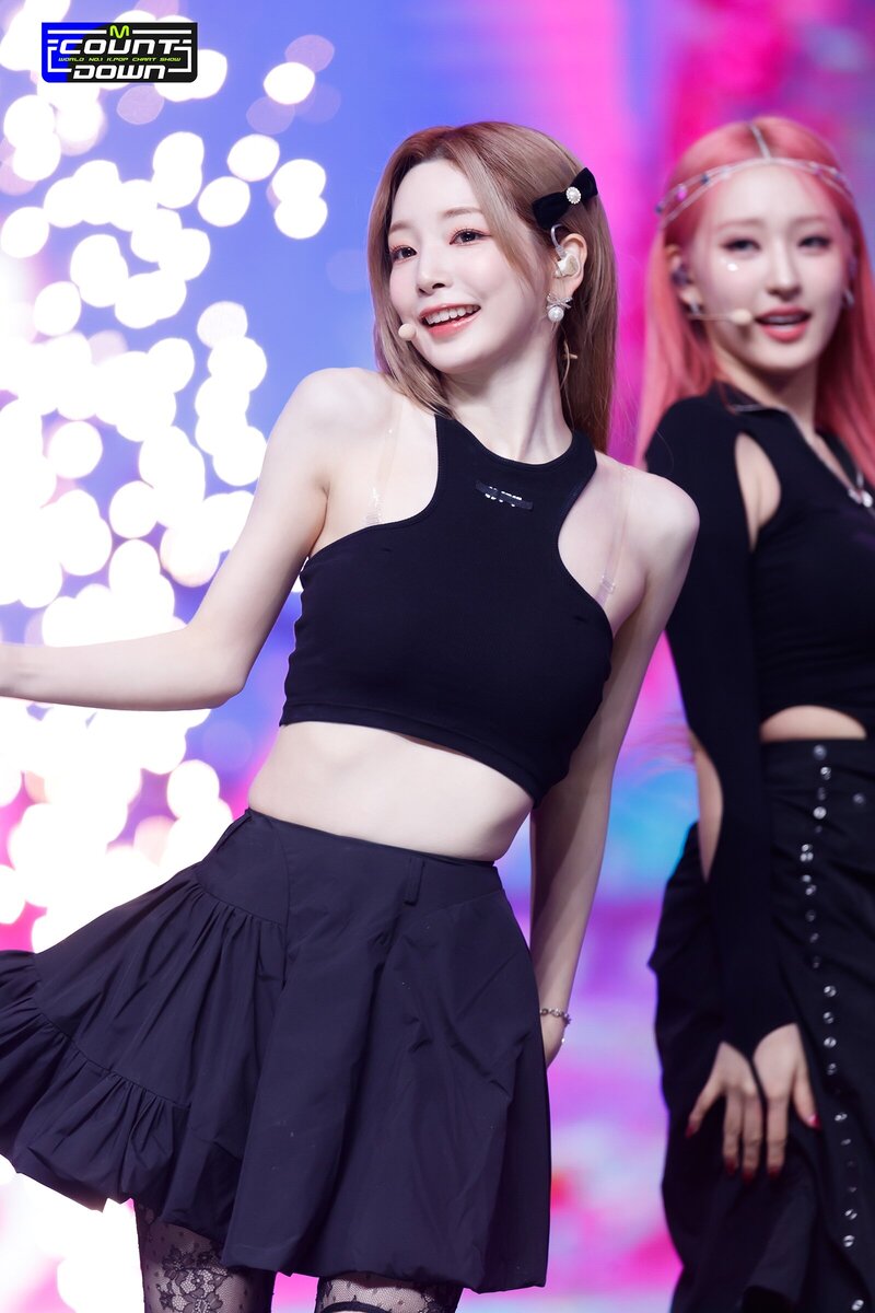 230921 EL7Z UP Yeonhee - 'Cheeky' at M Countdown documents 2
