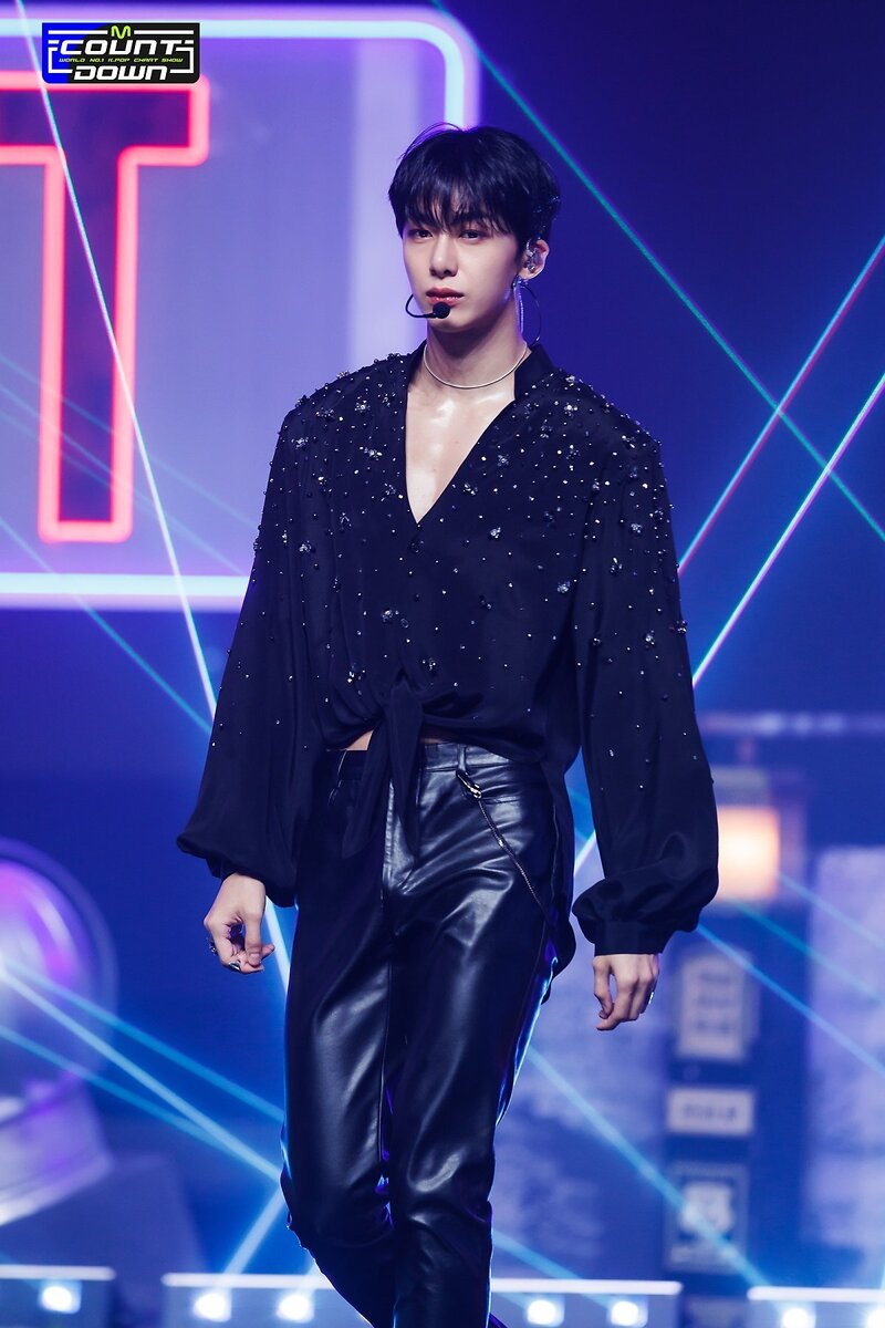 230727 SHOWNU X HYUNGWON - 'Love Me A Little' at M COUNTDOWN documents 5